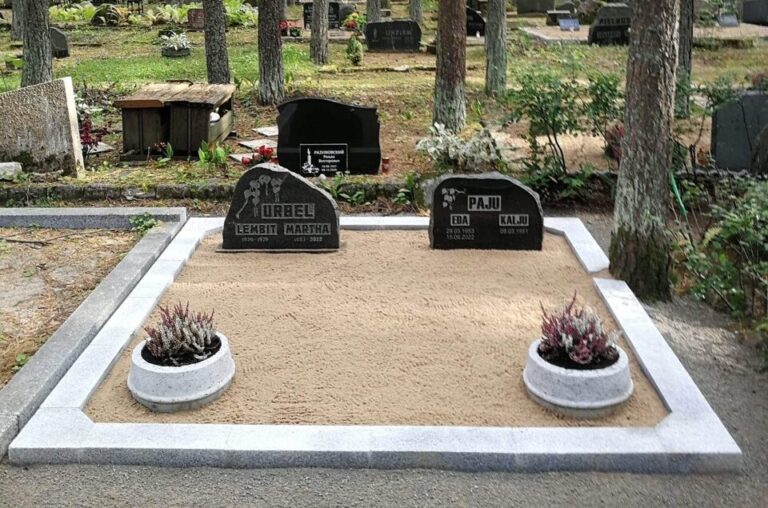 galerii_karestatud_pinnaga-graniidist_hauapiirded_2