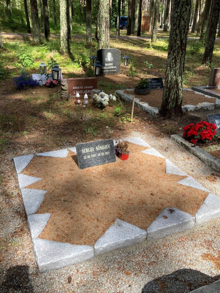 galerii_klombitud_graniidist_hauapiirded_12