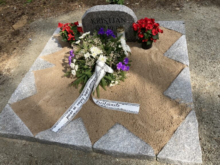 galerii_klombitud_graniidist_hauapiirded_3