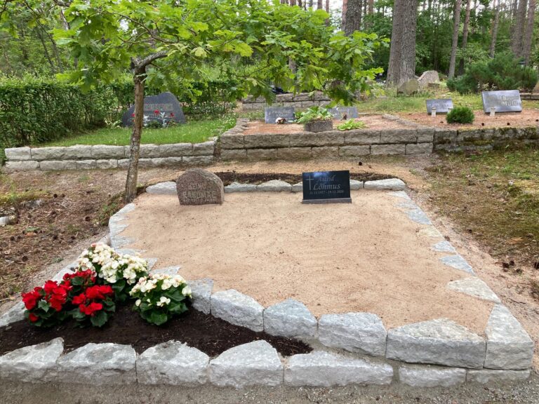 galerii_paekivist_hauapiirded_3