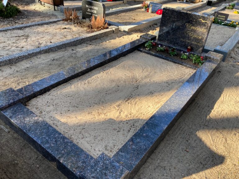 galerii_poleeritud_graniidist_hauapiirded_14