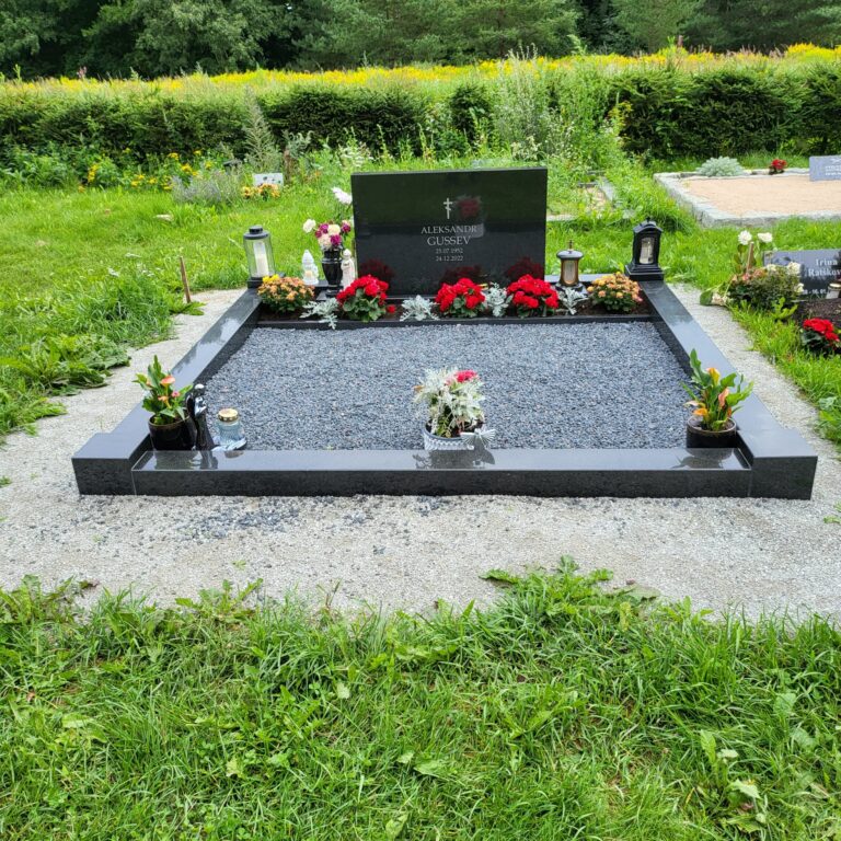 galerii_poleeritud_graniidist_hauapiirded_16