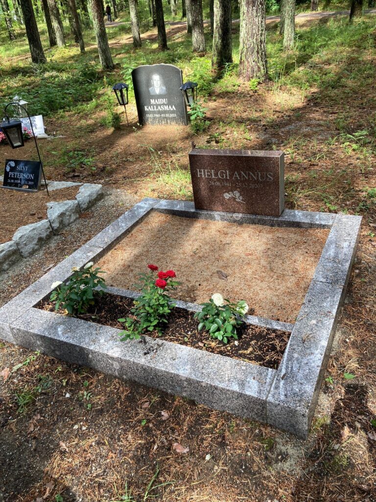 galerii_poleeritud_graniidist_hauapiirded_30